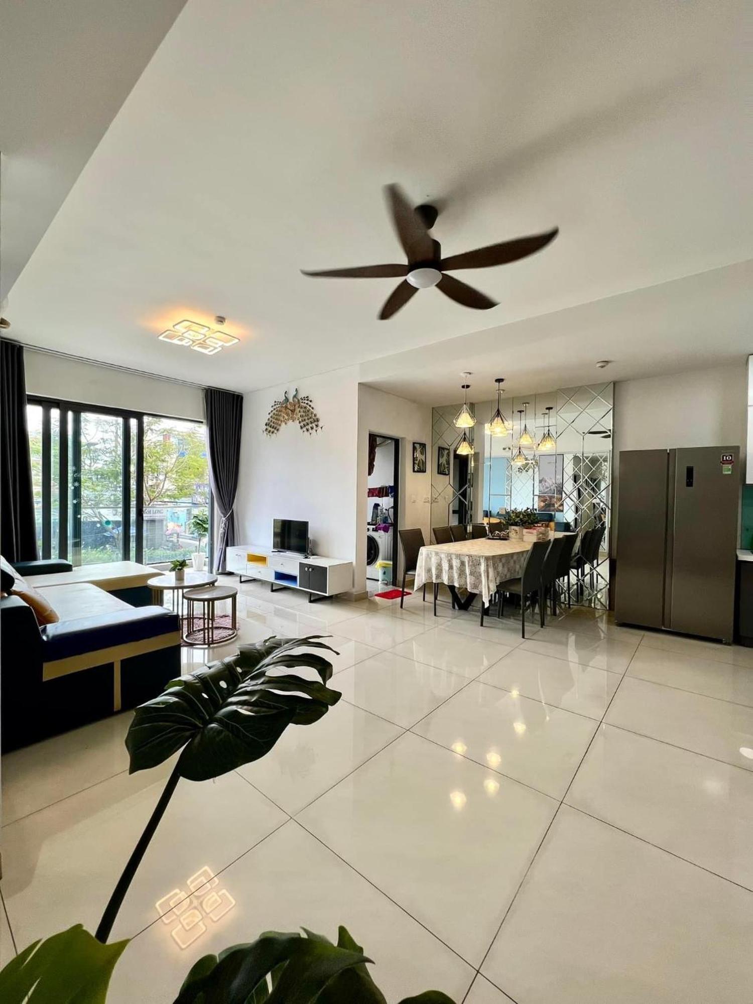 Căn hộ Celadon 3pn2wc Sat Aeon Gan San Bay *